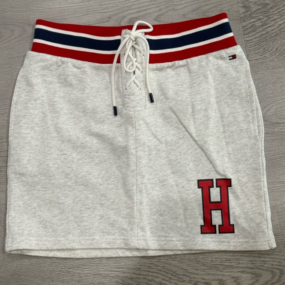 Tommy Hilfiger Skirt - Picture 1 of 4
